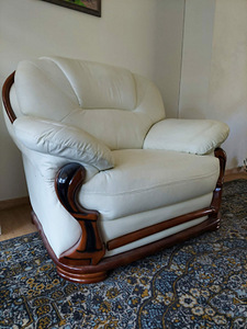 Nahkdiivani ja tugitoolide komplekt (3 foto / 4)