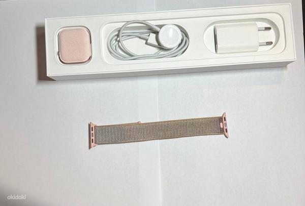 Apple Watch Series 4 Gold Aluminium Case (40mm) (фото #1)