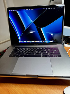 MacBook Pro (15-tolline, 2017) (1 foto / 5)