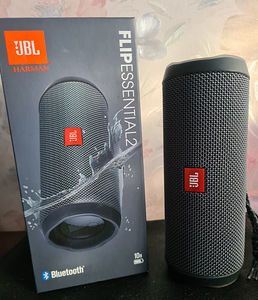 JBL Flip Essential 2, must (1 foto / 3)