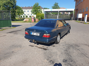Mercedes w124 (4 foto / 5)