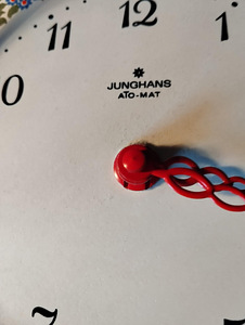 Junghans seinakell, tehtud sasamaal, keraamika ja puit (3 foto / 7)