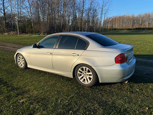 BMW E90 320d (3 foto / 6)