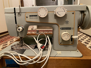 Высококачественная швейная машина ПОДОЛЬСК 142