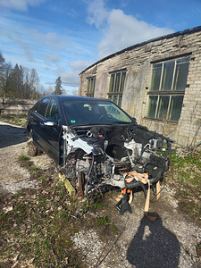 W203 varuosadeks (7 foto / 9)