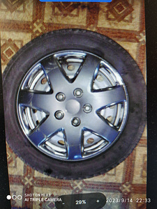 4 velgede ja korkidega ratast Toyota Avensis (2 foto / 4)