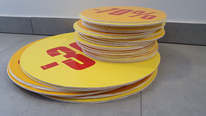 Plastist reklaamflaierid. (2 foto / 3)