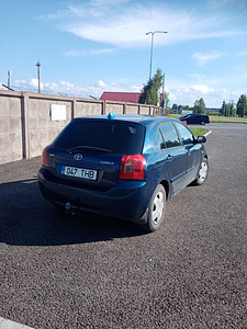 Toyota Corolla (3 фото из 3)
