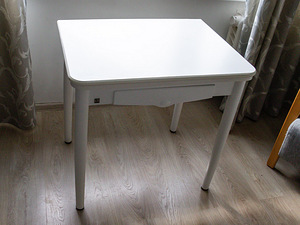 Valge kokkupandav söögilaud (1 foto / 3)