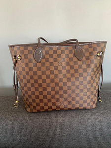Сумочка LV (3 фото из 7)