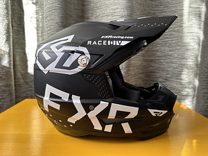 Krossikiiver FXR 6D ATR-2, suurus L (2 foto / 10)