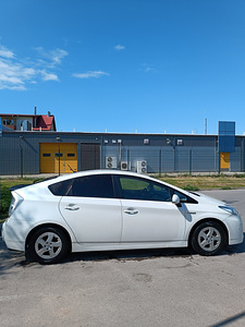 Toyota prius 1.8 73kv 2009.a (3 foto / 11)