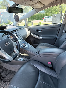 Toyota prius 1.8 73kv 2009.a (8 foto / 11)