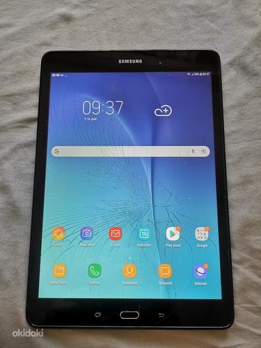 Samsung Galaxy Tab A (SM-T555) (фото #4)