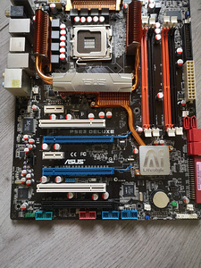 Asus P5E3 Deluxe (4 foto / 5)
