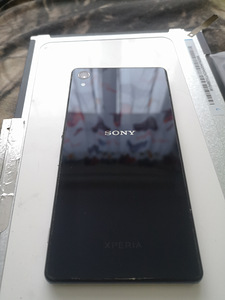 Sony Xperia Z2 (2 foto / 4)