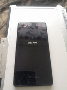 Sony Xperia Z1 Compact (2 foto / 3)