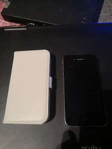 iPhone 4 32GB Black (2 foto / 4)