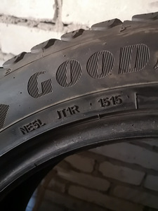 225/55R18 102T Goodyear Ultragrip IceArtic SUV4X4 7mm (2 foto / 6)