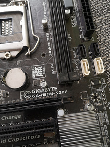 Gigabyte GA-H81M-S2PV Socket 1150 (3 foto / 4)