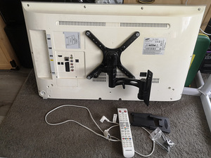 Samsung LED UE32H4510AW 32" SmartTV+Seinakinnitus (2 foto / 4)
