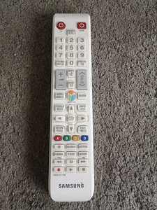 Samsung LED UE32H4510AW 32" SmartTV+Seinakinnitus (3 foto / 4)
