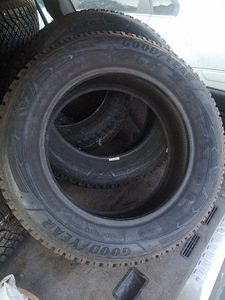 215/65R17 Goodyear UltraGrip IceArtic 2 SUV UUED (3 foto / 5)