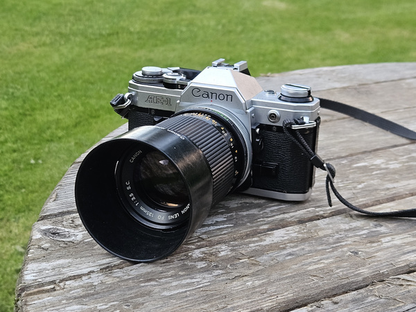 Canon AE-1 + FD 135mm f3.5 S.C.