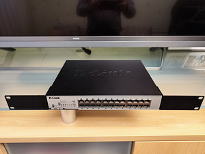 D-Link 24-Port Gigabit Smart Switch (12 X PoE max. 100W) (3 foto / 3)