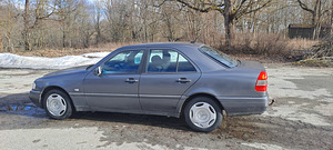 Mercedes Benz c220 dizel (7 foto / 8)