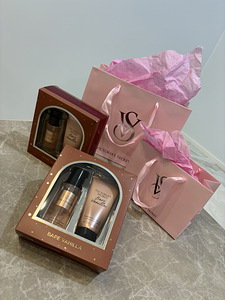 Victoria Secret (1 foto / 2)