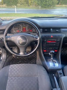 Audi Allroad 2,5D. Automaat. 2001a. (6 foto / 11)