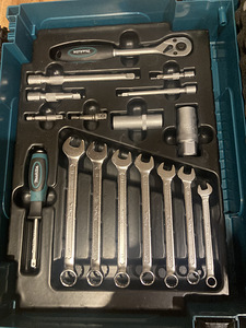Makita 120 osaline tööriistakast. Uus (6 foto / 8)