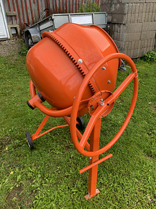 Segumasin 700w. 130L. Nagu uus (1 foto / 6)