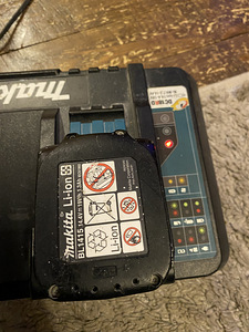 2 Makita akut. 6Ah ja 1,3Ah. (10 foto / 10)
