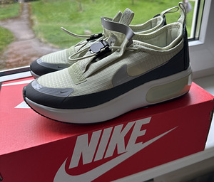 Кроссовки Nike (1 фото из 6)