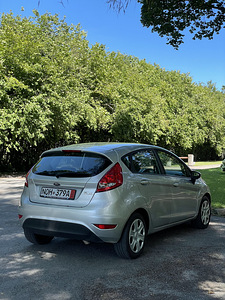 Ford Fiesta (6 foto / 10)