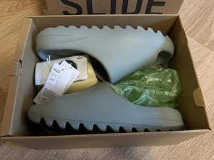 Adidas Yeezy slide 43 (2 foto / 3)