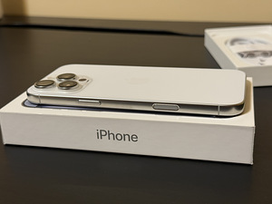 iPhone 16 Pro Max 256GB White Titanium (4 foto / 8)