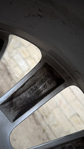 Оригинальные диски с резиной R18 BMW X3 F25 X4 F26 (6 фото из 6)