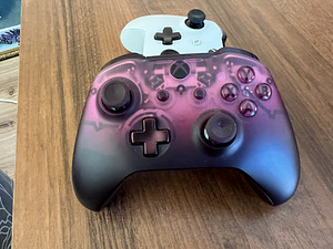 Xbox one S + 2 Gamepads + Forza horizon 4 (6 foto / 7)