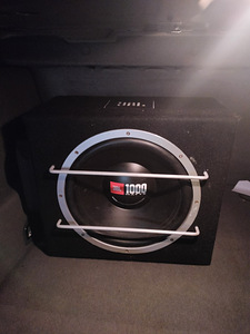 Subwoofer koos võimendiga (1 foto / 2)