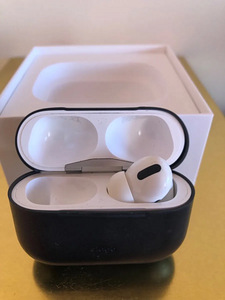 AirPods Pro 1.generatsiooni parem klapp ja laadimiskarp (1 foto / 5)