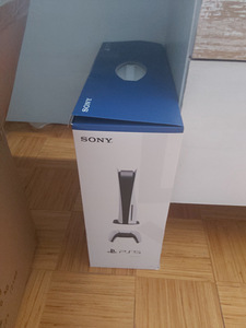 PS 5 Дисковая версия (2 фото из 3)