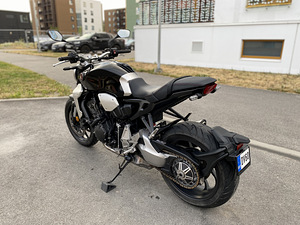 Honda CB1000RA 19' Neo Cafe (5 foto / 7)