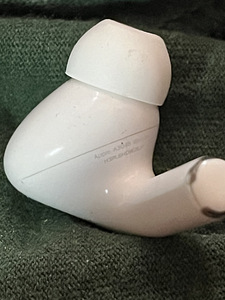 Apple AirPods Pro 2 (3 фото из 3)