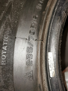 235/70 R16, 4 tükki (2 foto / 3)