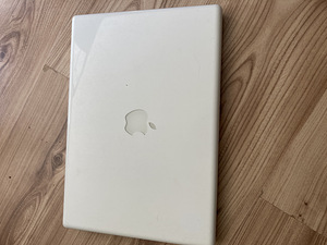MacBook early 2008 (1 foto / 3)