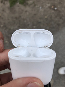 Air Pods 1 gen(only case) (3 foto / 5)