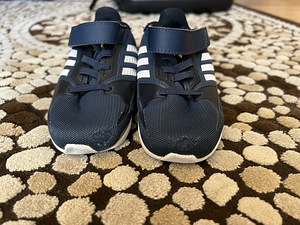 Kasutatud adidase tossud 25,5 (3 foto / 3)